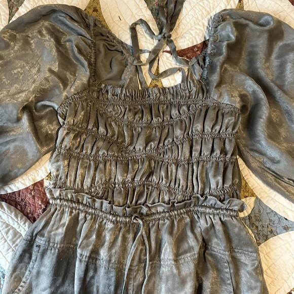 Free People Cassidy Romper silky smocked w balloon sleeves piratecore size M - Picture 4 of 8